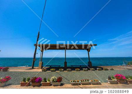 下灘駅　乗り場から目の前に広がる海がある駅 102088849