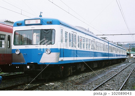 車両基地に停車する伊豆箱根鉄道駿豆線の1100系 車両基地に停車する伊豆箱根鉄道駿豆線の1100系 102089043