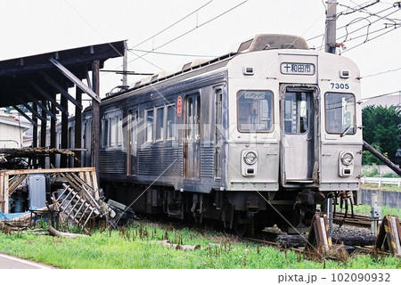 車両基地に停車する十和田観光電鉄7200系 102090932