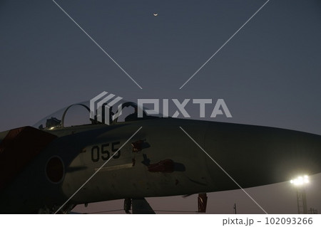 F-15と月 102093266