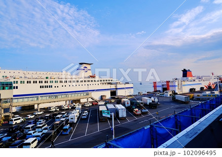 苫小牧西港フェリーターミナル送迎デッキからの風景 102096495