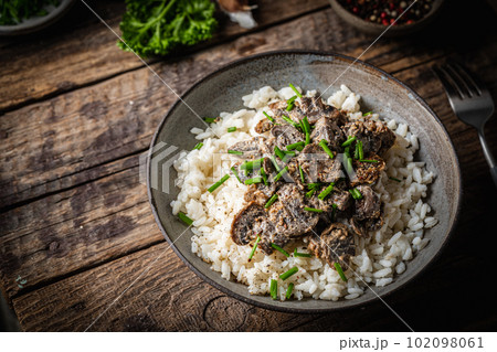 Risotto with mushrooms 102098061
