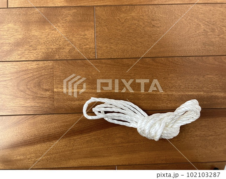 紐と木材 紐と木材 102103287