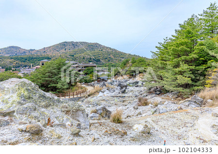 春の雲仙地獄　長崎県雲仙市 102104333