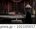 帯刀する武士 102105657