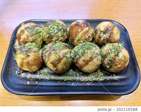 たこ焼きとお皿 102110588