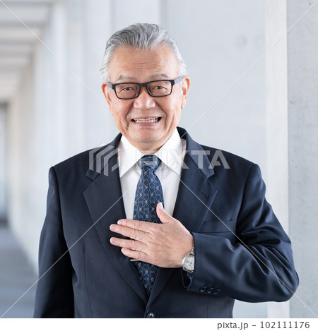 ビジネス　シニア　社長 102111176