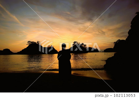 西伊豆町乗浜海岸の夕景 西伊豆町乗浜海岸の夕景 102113053