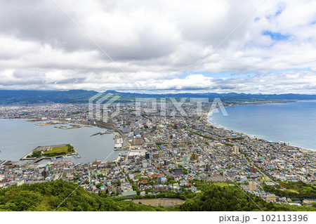 函館山からの景色（北海道函館市） 102113396