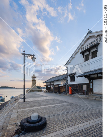 広島_福山鞆の浦漁港の夕焼け絶景風景 広島_福山鞆の浦漁港の夕焼け絶景風景 102117698