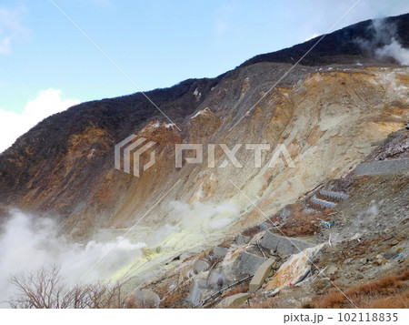 箱根 冬の大涌谷の蒸気 箱根 冬の大涌谷の蒸気 102118835