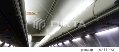 The interior ceiling of an aircraft 102119901