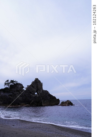 窓岩、まど岩、窓、岩、曽々木海岸、そそぎかいがん、輪島市、海岸、景勝地、名勝、天然記念物、海、空、青 窓岩、まど岩、窓、岩、曽々木海岸、そそぎかいがん、輪島市、海岸、景勝地、名勝、天然記念物、海、空、青 102124263