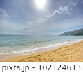 初夏の気持ちいい海岸にて、ゆるりと過ごす 102124613
