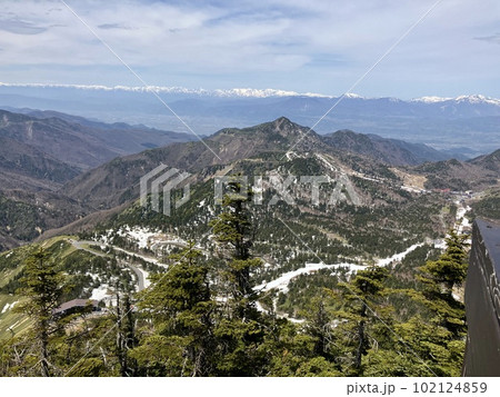 春スキー_志賀高原横手山 _渋峠スキー場_春先のスキー場_残雪 春スキー_志賀高原横手山 _渋峠スキー場_春先のスキー場_残雪 102124859