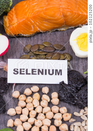 Healthy food containing natural selenium, fiber and other vitamins and minerals Healthy food containing natural selenium, fiber and other vitamins and minerals 102125200