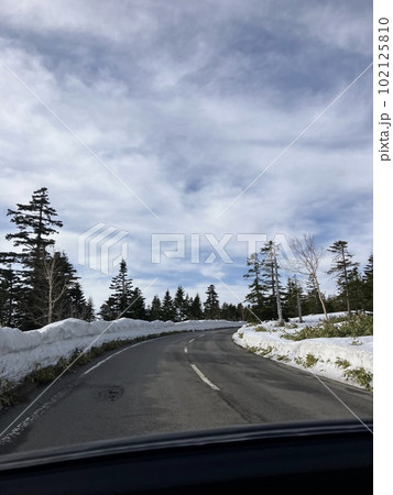 志賀高原横手山_渋峠_春先_残雪_雪の壁_国道292号_ゴールデンウイーク 102125810