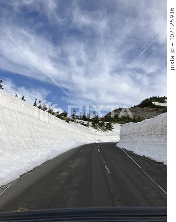 志賀高原横手山_渋峠_残雪_雪の壁_国道292号_ゴールデンウイーク_ 志賀高原横手山_渋峠_残雪_雪の壁_国道292号_ゴールデンウイーク_ 102125936