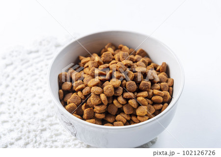 安全で栄養管理の出来るペットフード 102126726
