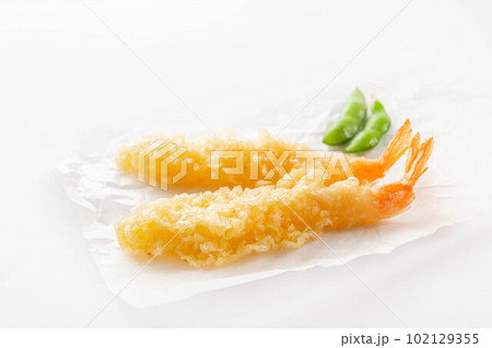 白い背景の海老天 102129355