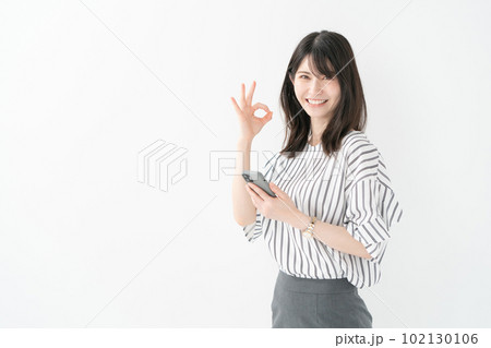 女性　スマホ　OK 102130106