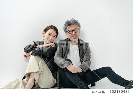 カジュアル　ファッション　カップル 102130482