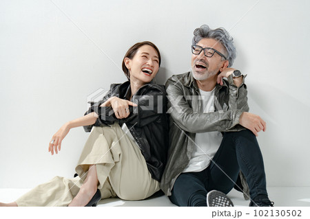 カジュアル　ファッション　カップル 102130502