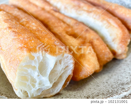 中国の朝食の定番 油条(ヨウティヤオ) 中国の朝食の定番 油条(ヨウティヤオ) 102131001