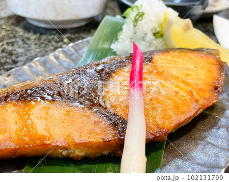 居酒屋メニュー　ぶりの照り焼き 102131799