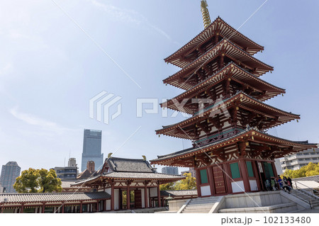 大阪・四天王寺「中門と五重塔」(2023年4月1日撮影) 大阪・四天王寺「中門と五重塔」(2023年4月1日撮影) 102133480