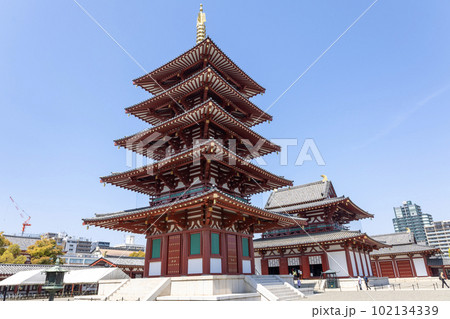 大阪・四天王寺「金堂と五重塔」(2023年4月1日撮影) 大阪・四天王寺「金堂と五重塔」(2023年4月1日撮影) 102134339