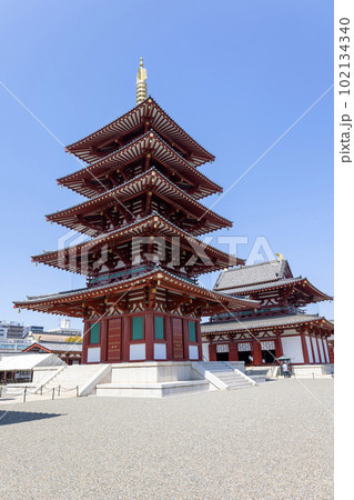 大阪・四天王寺「金堂と五重塔」(2023年4月1日撮影) 大阪・四天王寺「金堂と五重塔」(2023年4月1日撮影) 102134340