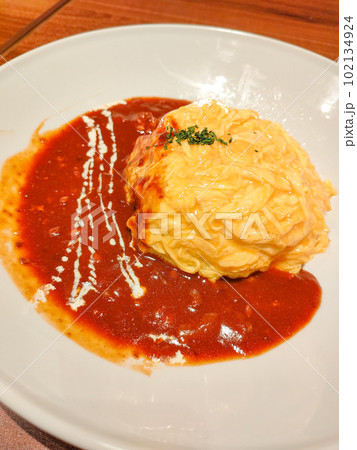 食べ物 ふわとろオムライス 食べ物 ふわとろオムライス 102134924