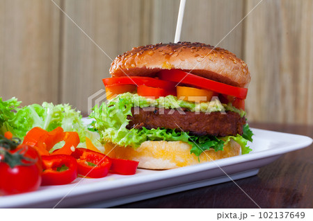 Falafel burger Falafel burger 102137649