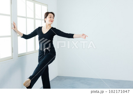 ダンサー　ストレッチ　　　　 102171047