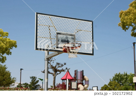 今日も日課のシューティングをやる為に、いつものプレイグラウンドへやってきました。 今日も日課のシューティングをやる為に、いつものプレイグラウンドへやってきました。 102172902