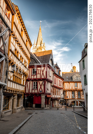 Narrow Street In The Medieval City Vannes At Morbihan Atlantic Coast In Brittany, France 102176630