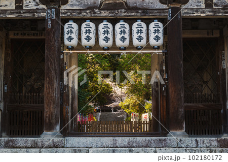 滋賀 三井寺の大門(仁王門) 滋賀 三井寺の大門(仁王門) 102180172
