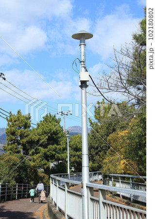 日本の公園近くの歩道(兵庫県芦屋市潮見町) 日本の公園近くの歩道(兵庫県芦屋市潮見町) 102180802