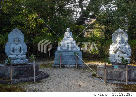 滋賀 三井寺 智証大師円珍の石像 滋賀 三井寺 智証大師円珍の石像 102182280