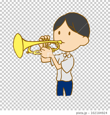 トランペットを吹く男の子 102184924