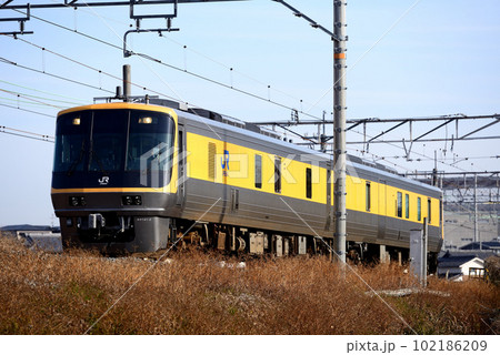 東海道線を走るキヤ141系総合検測車第二編成 102186209