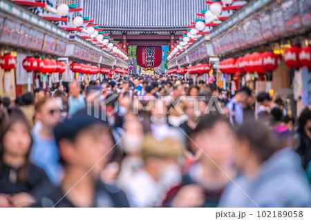 日本の東京都市景観 マ無しの方増加で、もはや感染爆発はない…浅草寺はコロナ前をこえる人流…=5月1日 日本の東京都市景観 マ無しの方増加で、もはや感染爆発はない…浅草寺はコロナ前をこえる人流…=5月1日 102189058