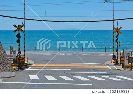 江ノ電 鎌倉高校前の踏切 江ノ電 鎌倉高校前の踏切 102189513