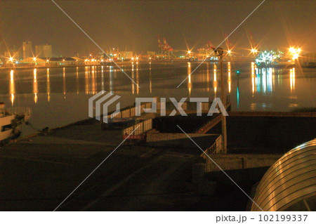 ナイトシーン 夕映 夜景 102199337
