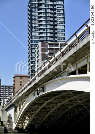 天神橋、橋梁、中之島、神様、てんじん、氏神様、天満宮、ライトアップ 天神橋、橋梁、中之島、神様、てんじん、氏神様、天満宮、ライトアップ 102204360