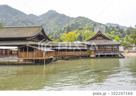 厳島神社　能舞台と能楽屋 102207168