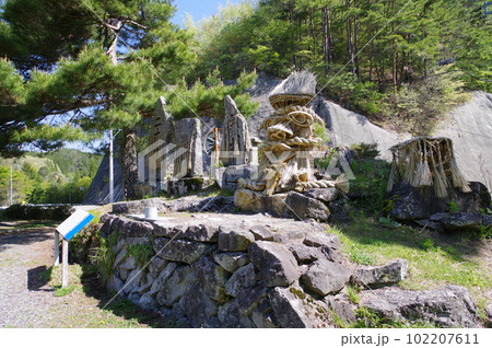 信州長野　大岡地区の道祖神　芦ノ尻の道祖神　藁製神面道祖神　2023年版 102207611