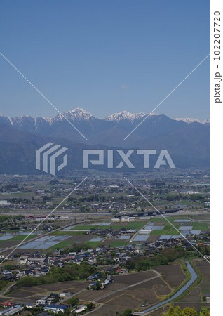 信州安曇野 北アルプス常念岳を望む 安曇野春景色 信州安曇野 北アルプス常念岳を望む 安曇野春景色 102207720