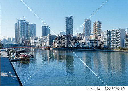 朝潮大橋からの朝潮運河と都市風景 朝潮大橋からの朝潮運河と都市風景 102209219